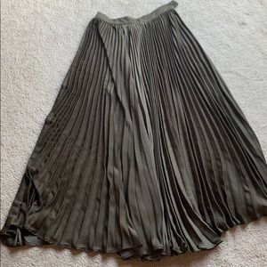 VICI Olive green pleated long skirt NEVER WORN